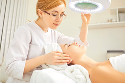 Самые опасные процедуры красоты: почему от них стоит отказаться?